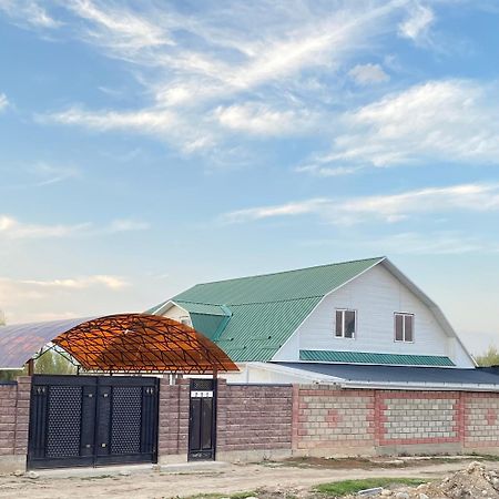 Guest House Glover Каракол Екстериор снимка