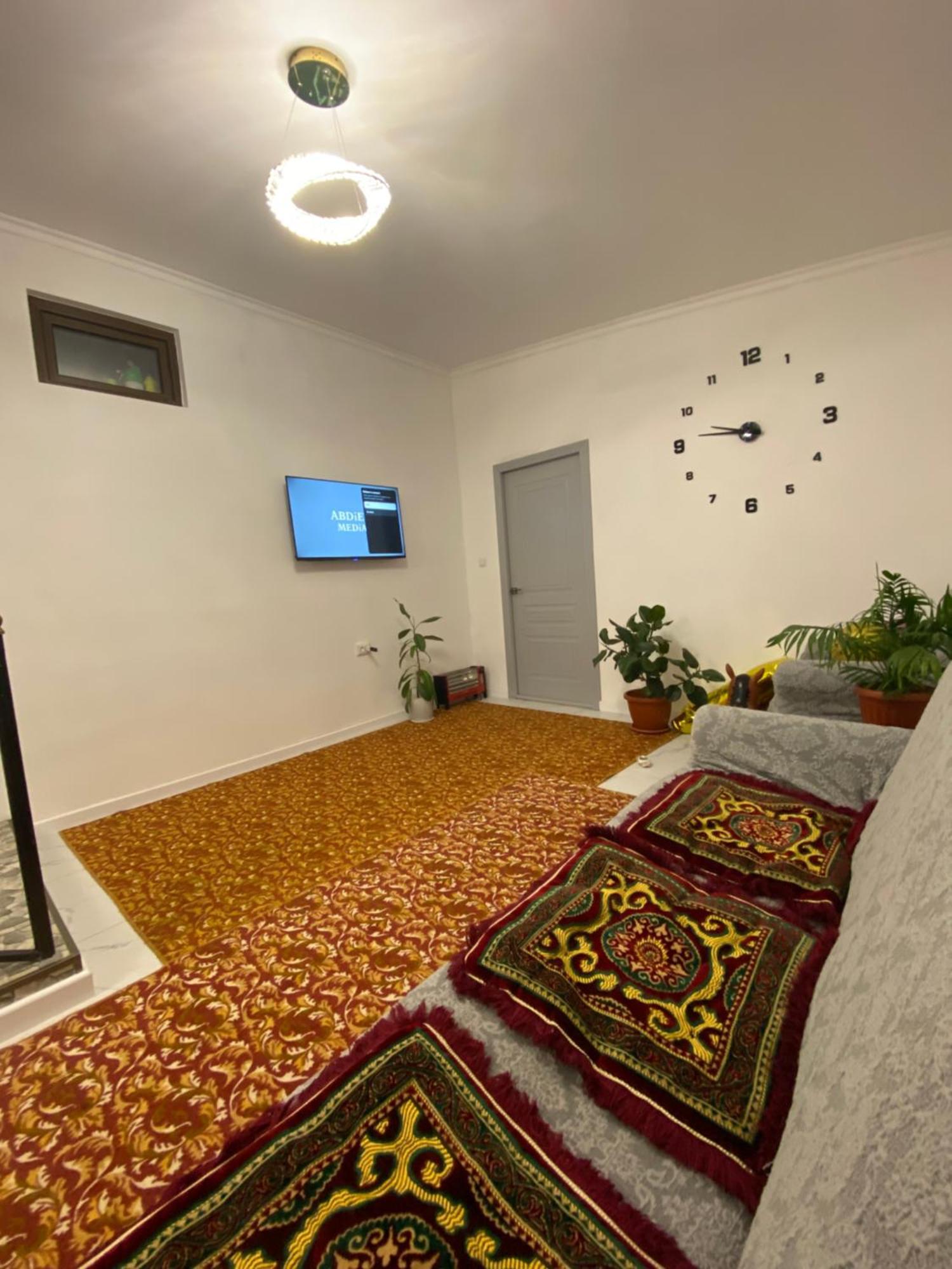 Guest House Glover Каракол Екстериор снимка