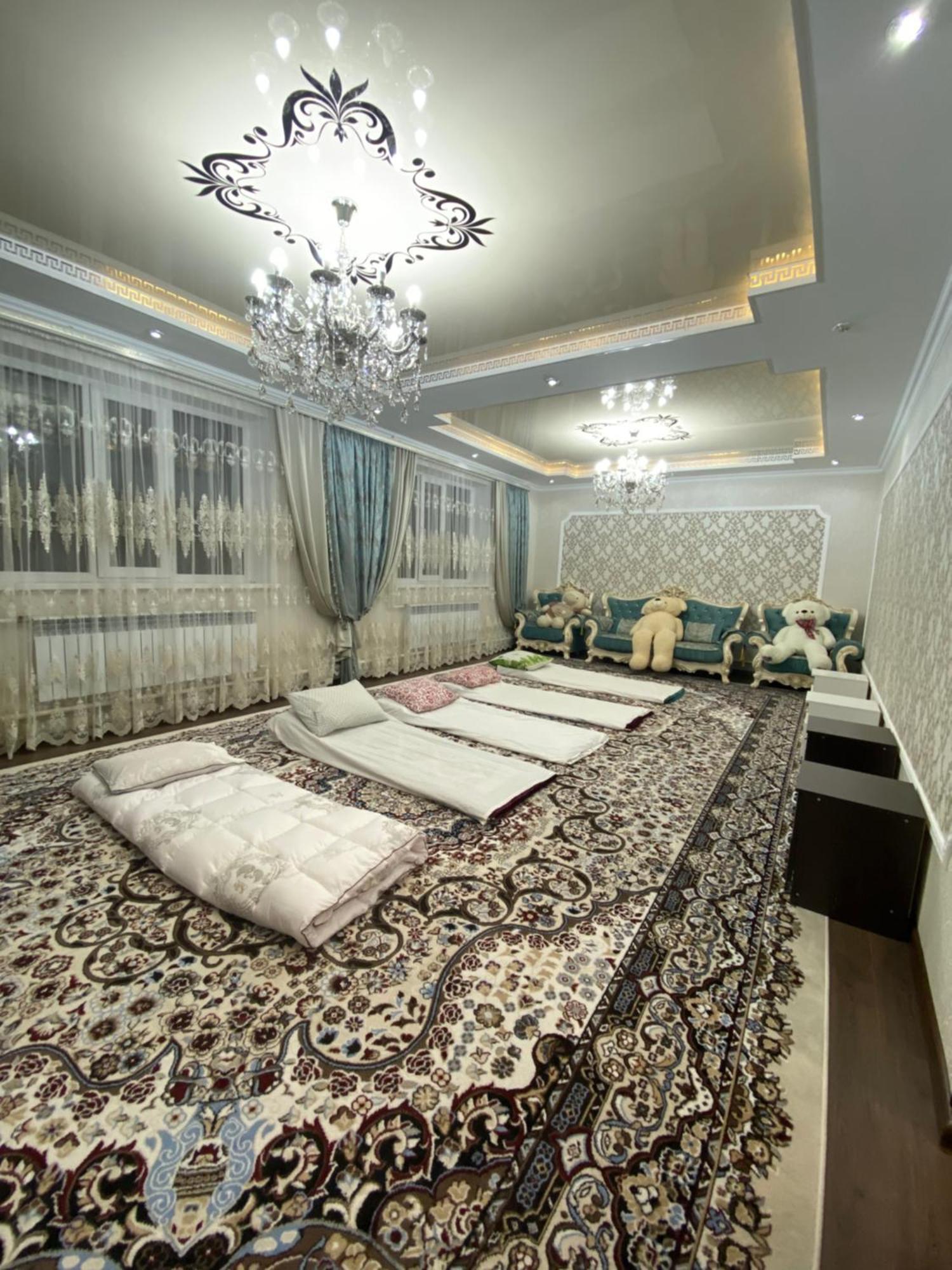 Guest House Glover Каракол Екстериор снимка