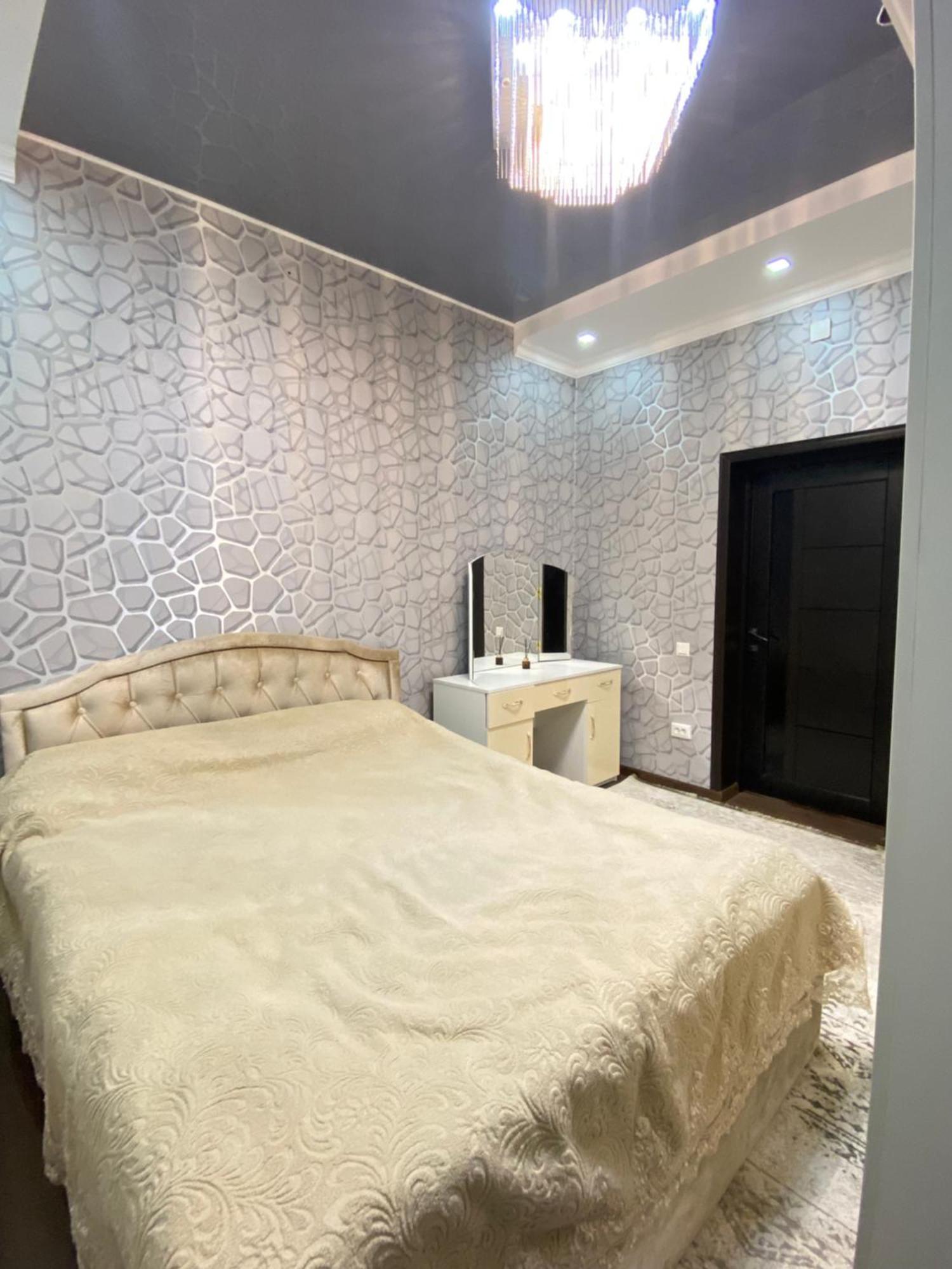 Guest House Glover Каракол Екстериор снимка